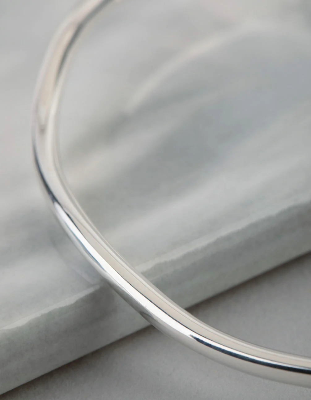 Silver Plated Brass 2.5mm Wavey Bangle - Image 3