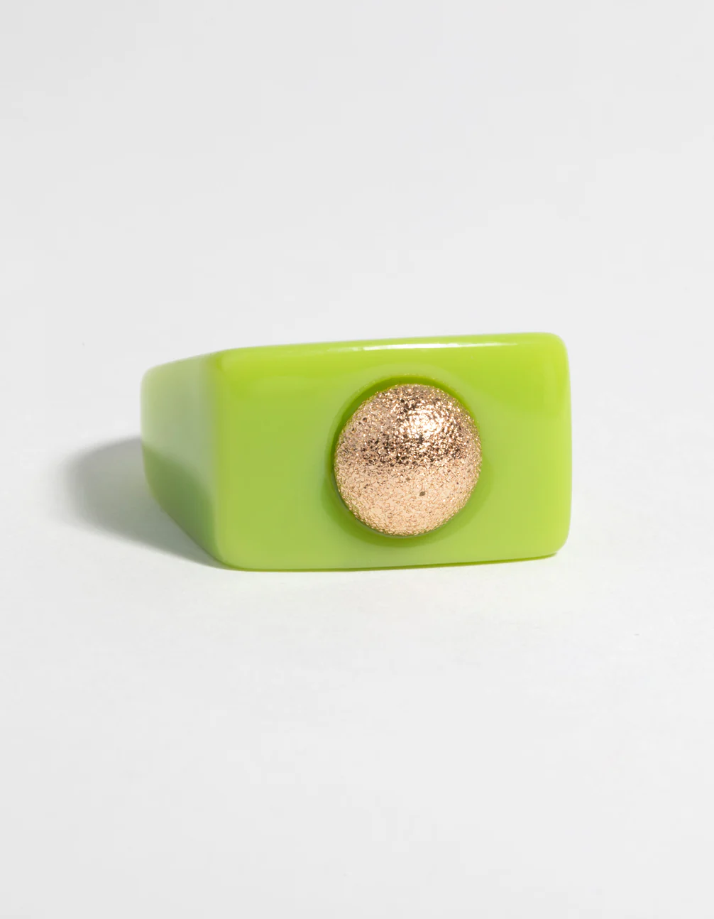 90s Green & Gold Plastic Ring - Image 3