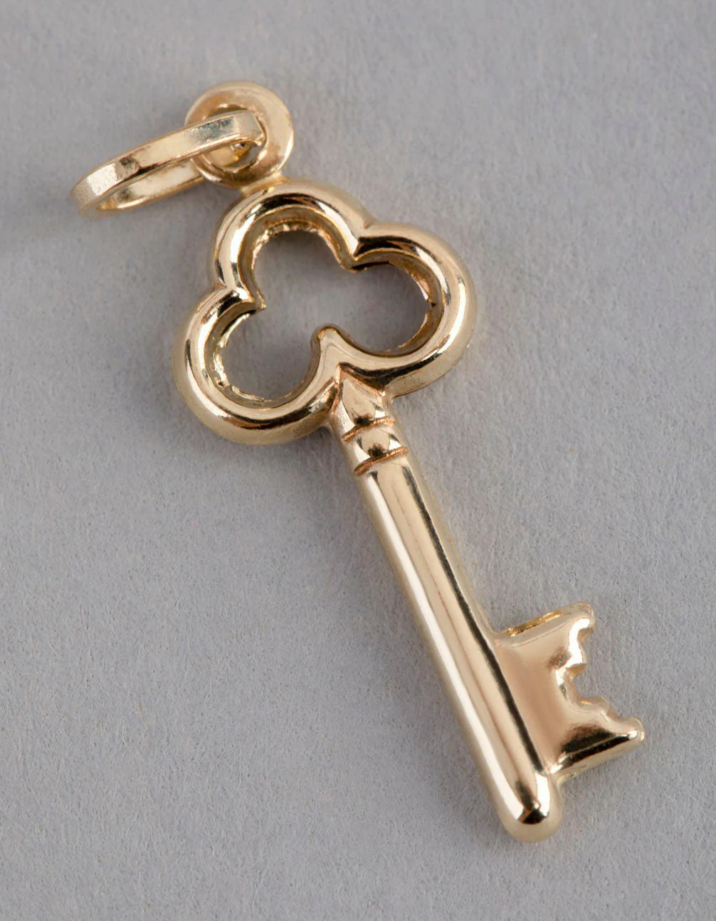 9ct Gold Key Pendant Charm - Image 2