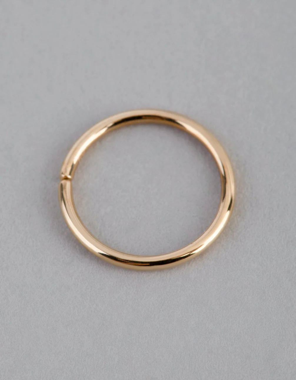 9ct Gold Polished 8mm Nose Ring - Image 2