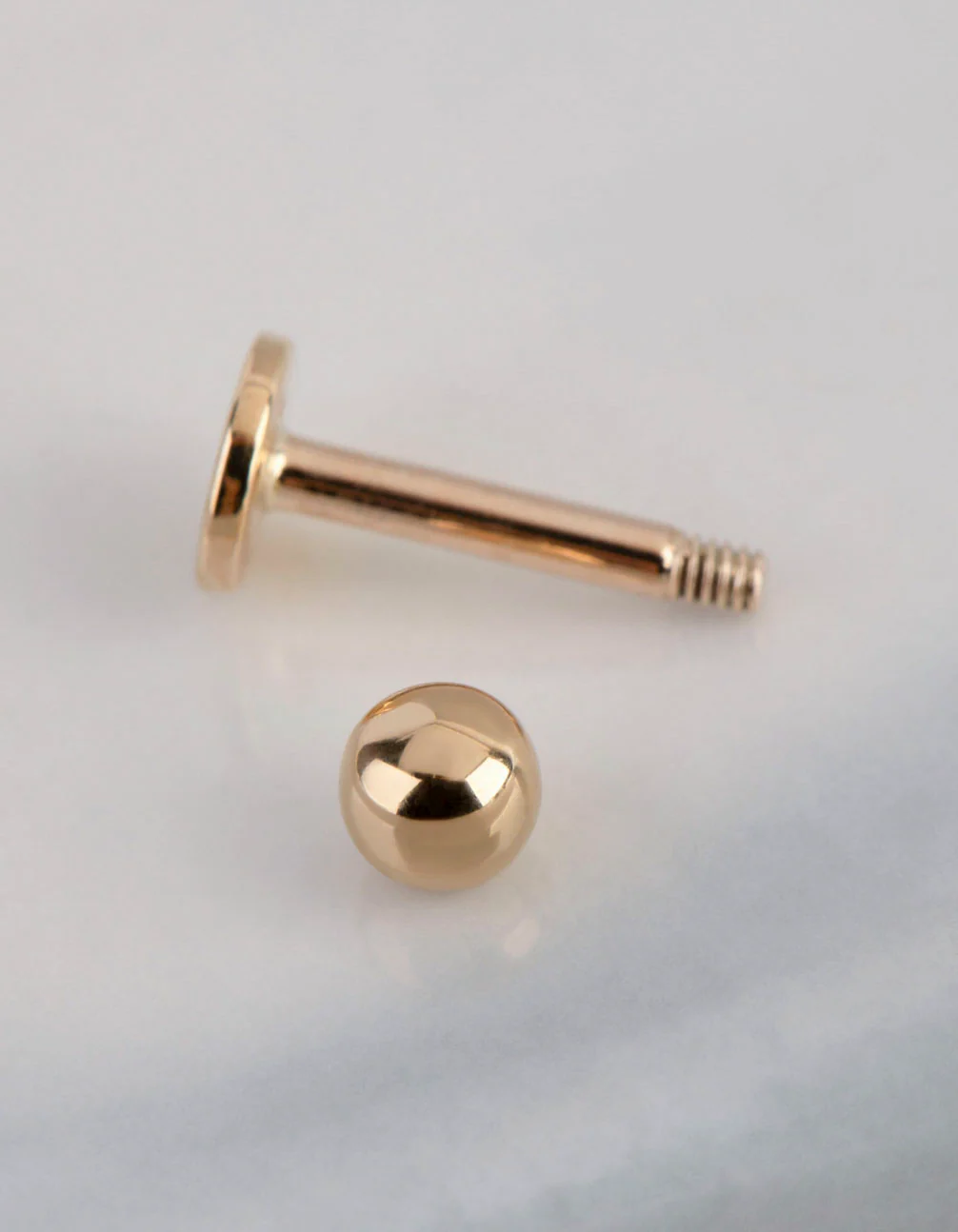 9ct Gold Polished Ball Flat Back - Image 3
