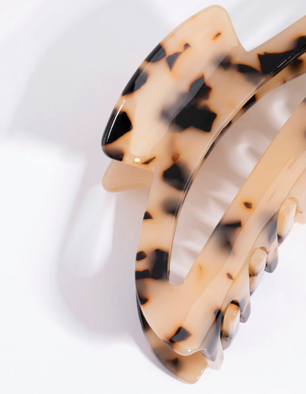Acrylic Half Circle Claw - Image 3
