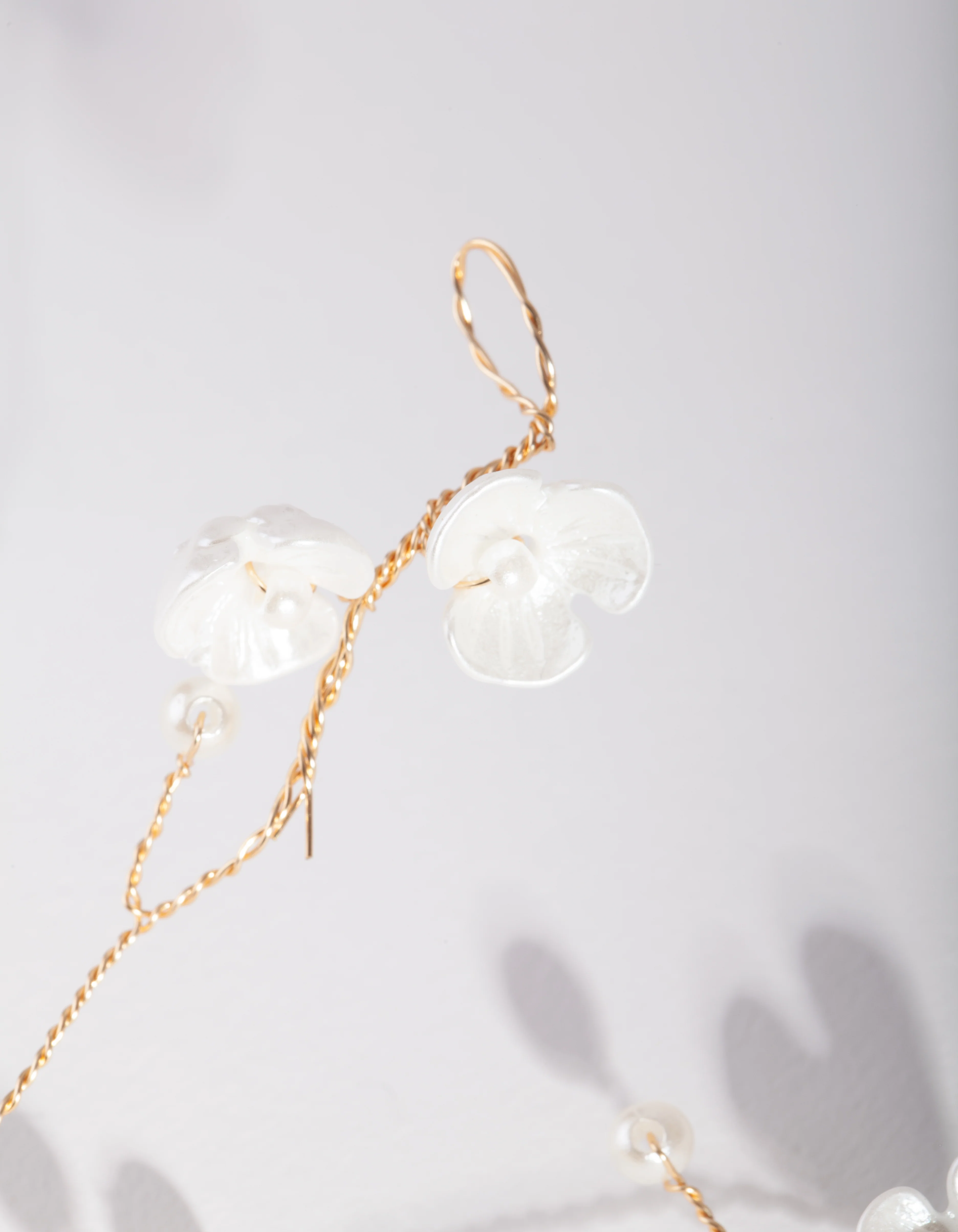 Gold Flower Drape Hair Vine - Image 3