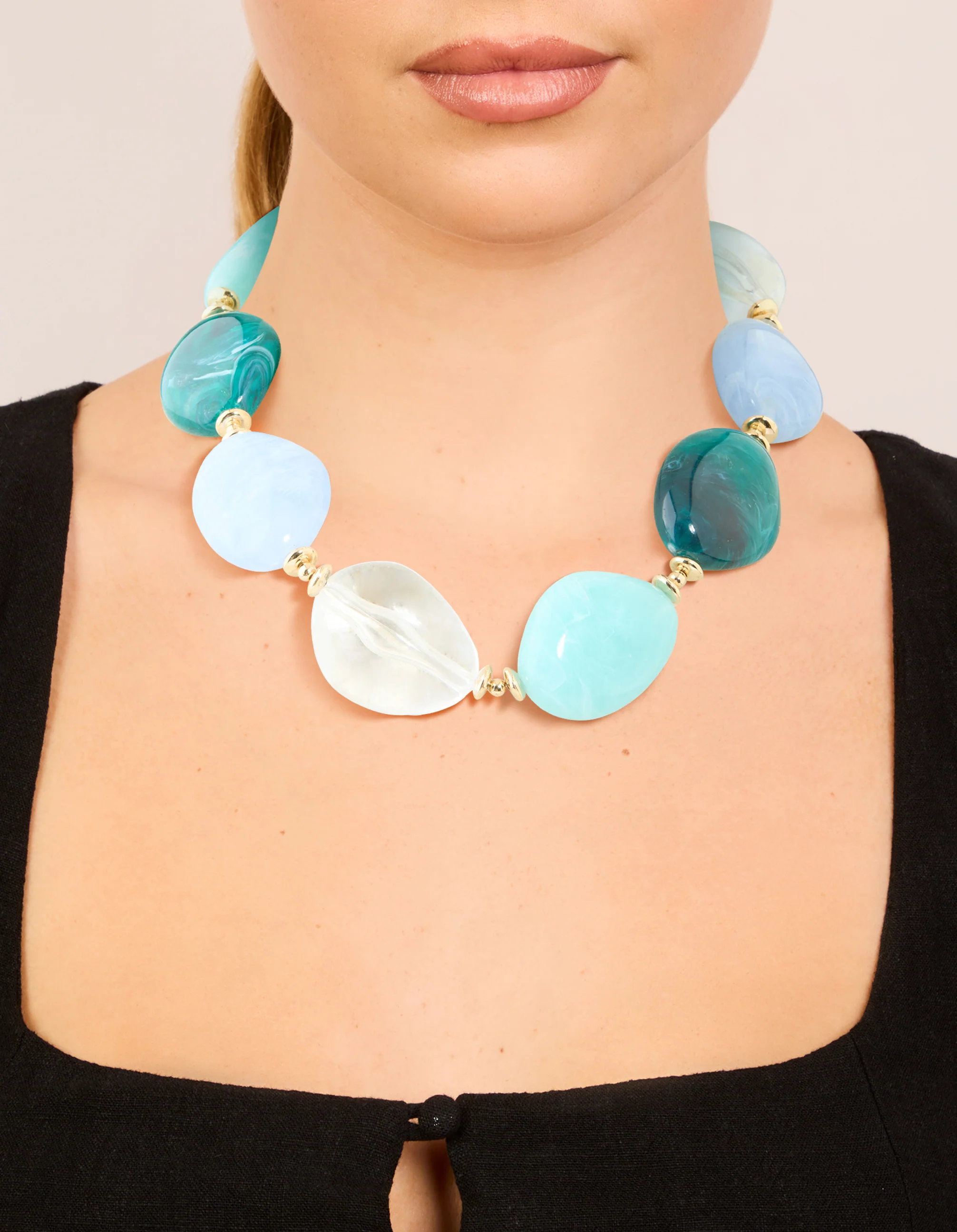 Blue Acrylic Stones Large Gold Link Necklace - Image 2
