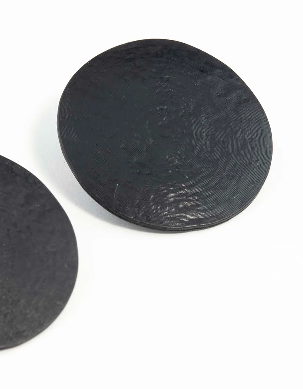 Black Round Textured Earrings - Image 11