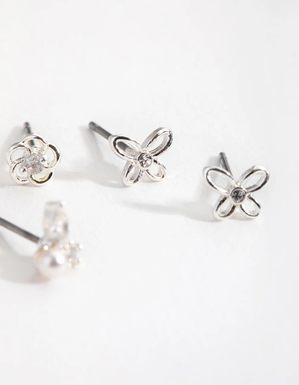 Silver Pretty Flower & Pearl Earrings - Image 3