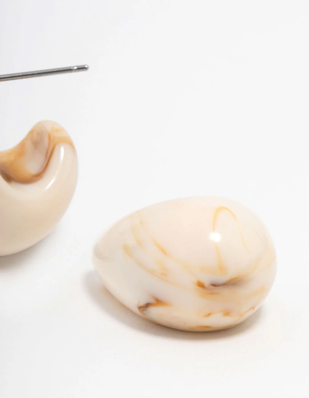 Cream Marble Teardrop Earrings - Image 3