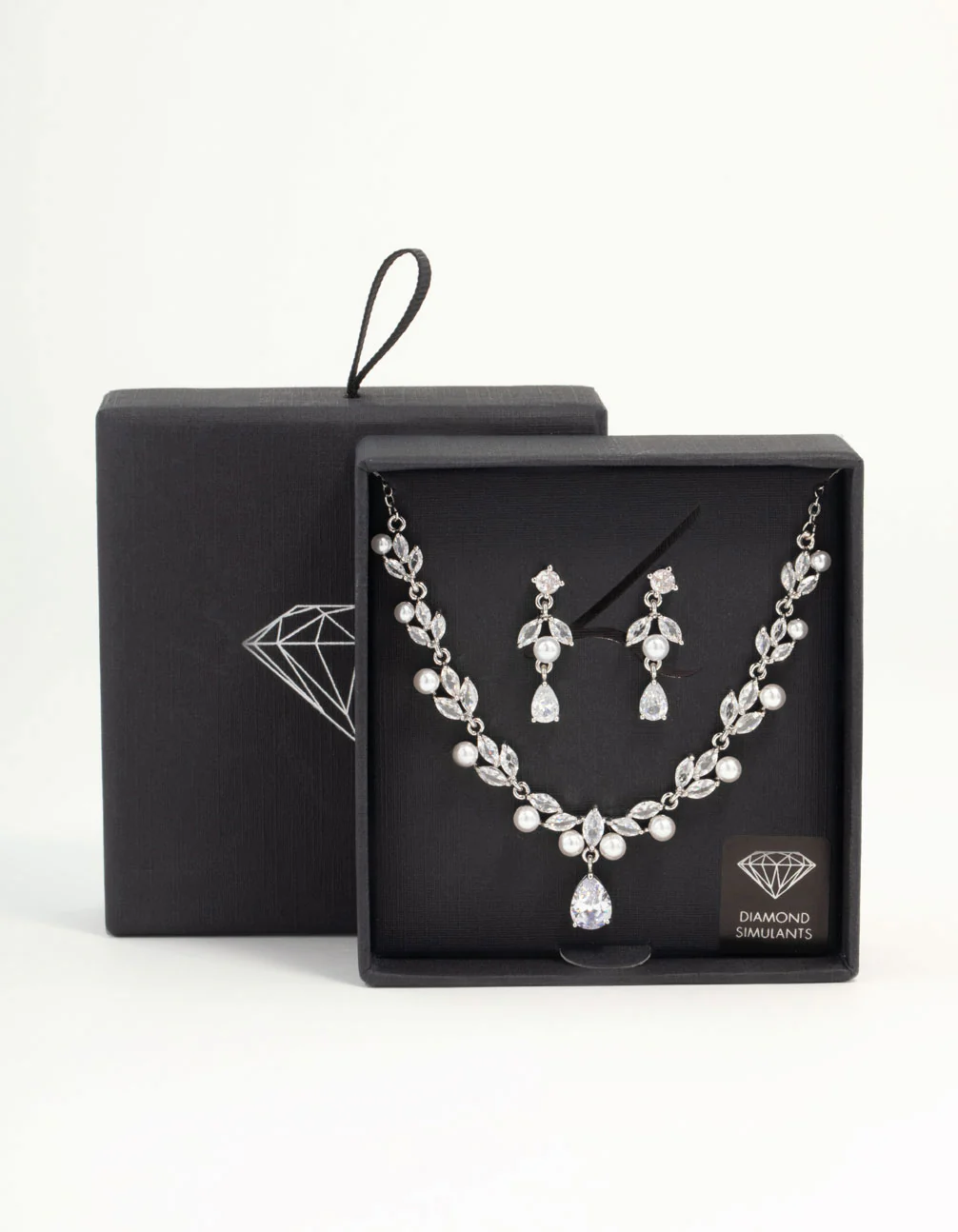 Silver Cubic Zirconia & Pearl Jewellery Set - Image 3