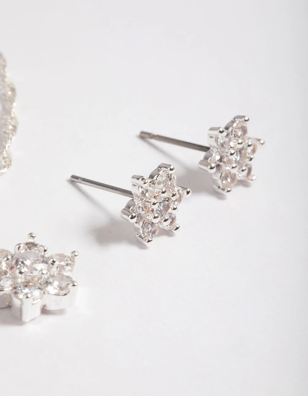Silver Cubic Zirconia Twist Chain Star Earrings & Necklace Set - Image 3