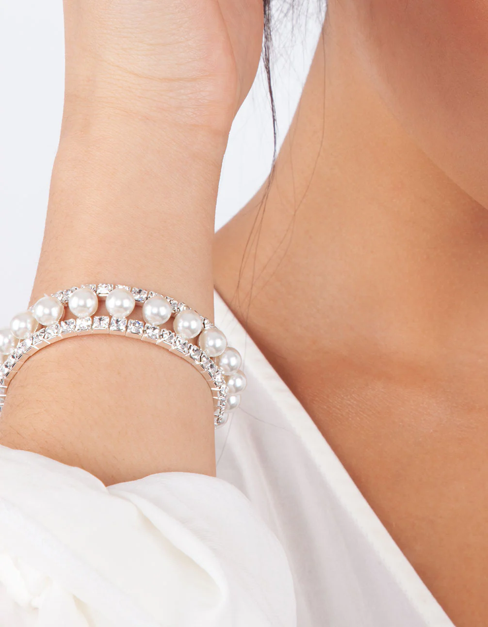 Pearl & Diamante Cupchain Stretch Bracelet - Image 2
