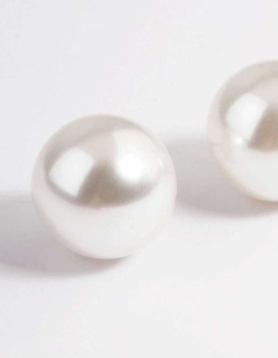 Plastic Giant Pearl Stud Earrings - Image 4