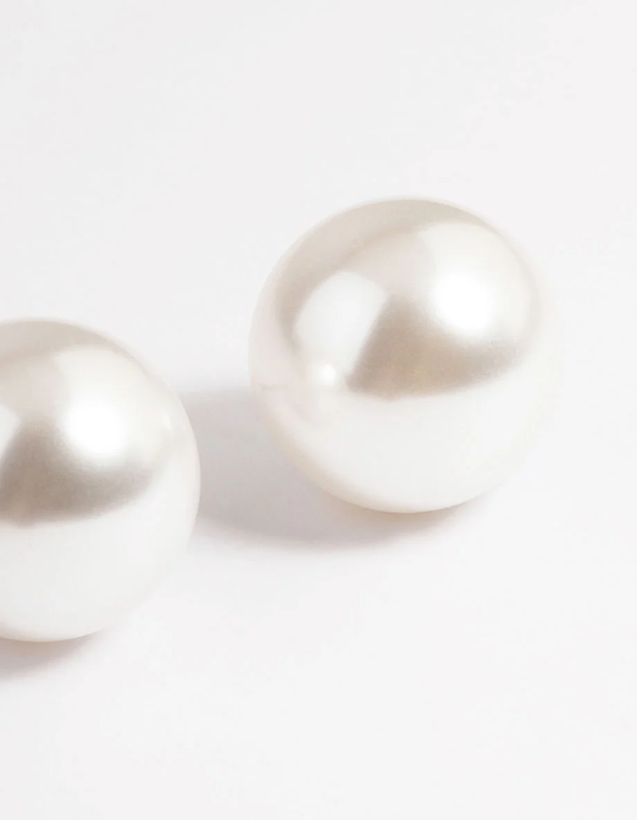 Plastic Giant Pearl Stud Earrings - Image 5