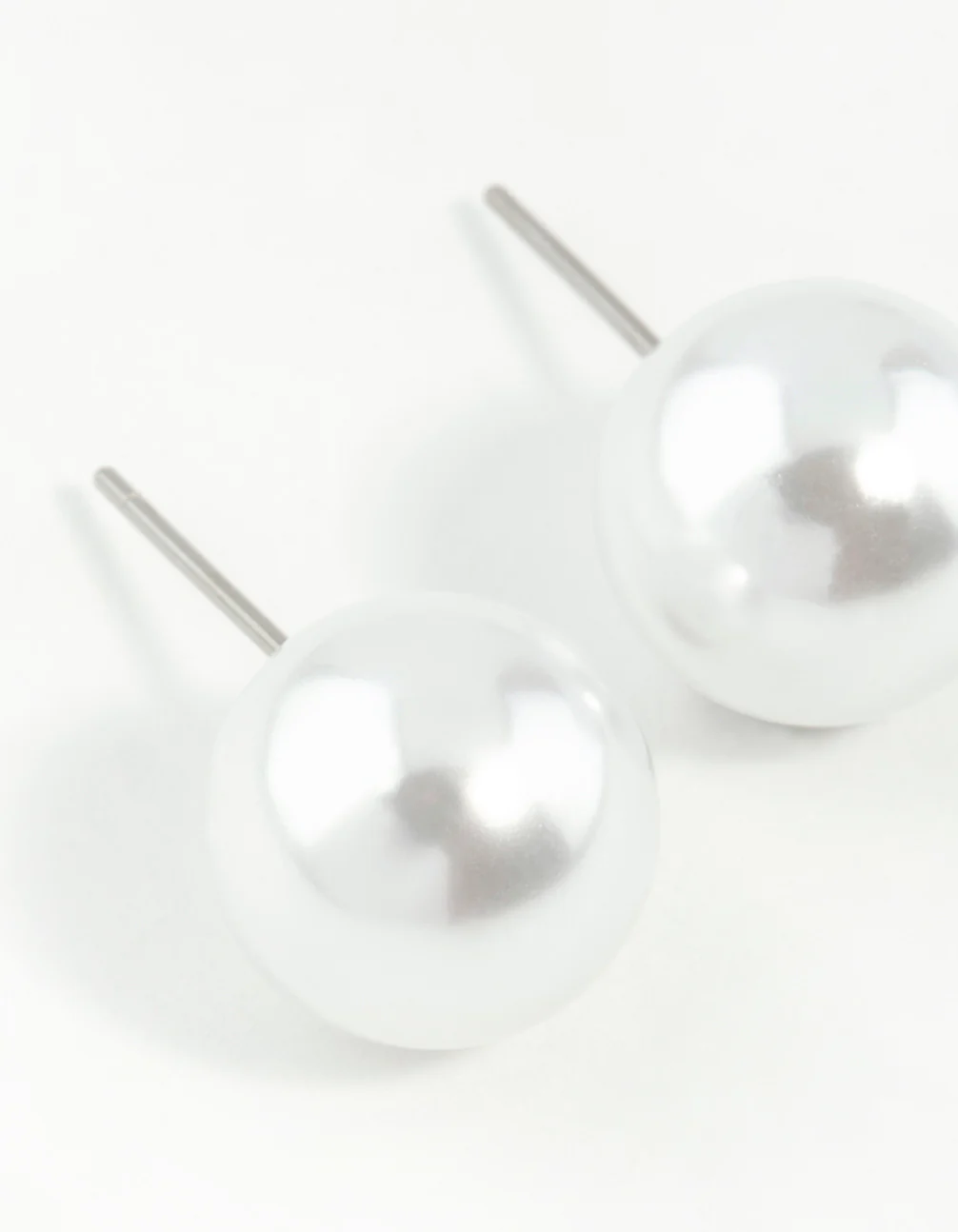 Silver Round Pearl Stud Earrings - Image 2