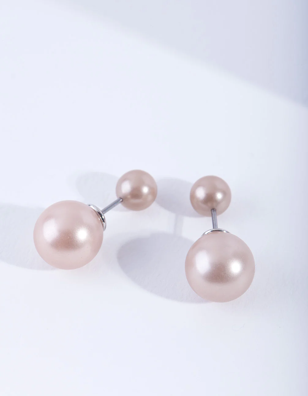 Pearl Pink Sandwich Stud Earrings - Image 3