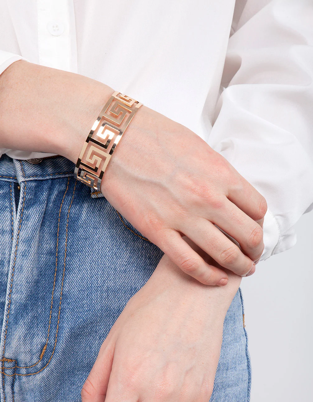 Gold Maze Cutout Bangle - Image 4