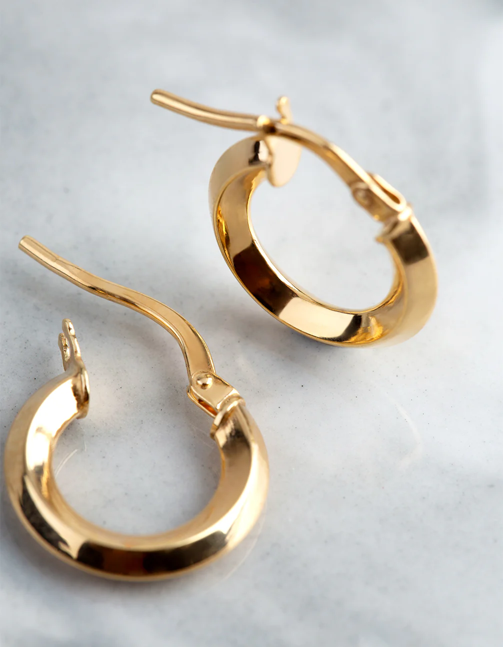 9ct Gold 13mm Round Creole Hoop Earrings - Image 3