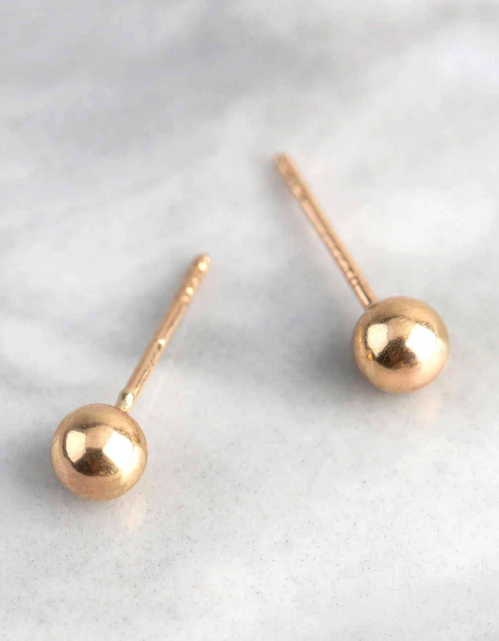 9ct Gold 4mm Polished Ball Stud Earrings - Image 2