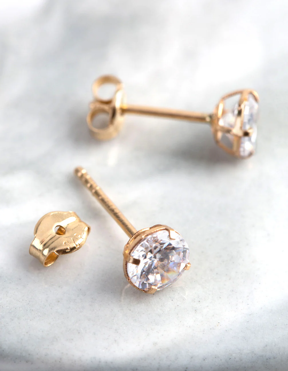 9ct Gold 5mm Round Cubic Zirconia Stud Earrings - Image 3