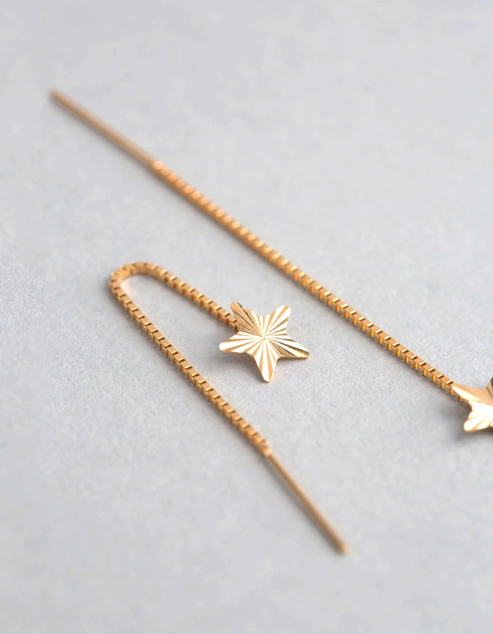 9ct Gold Diamond Cut Star Box Chain Threader Earrings - Image 3