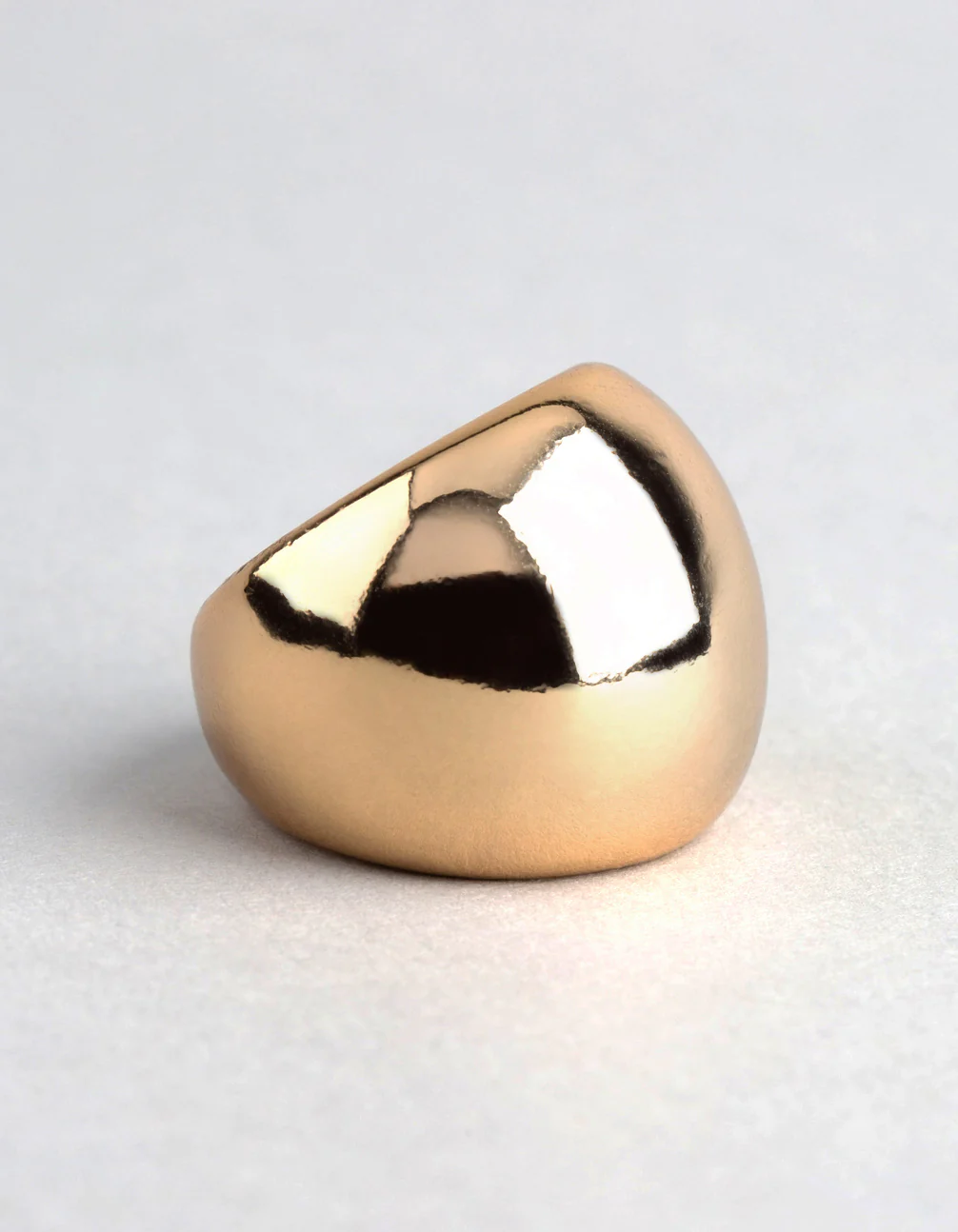 18ct Gold Plated Brass Statement Round Ring - Image 2