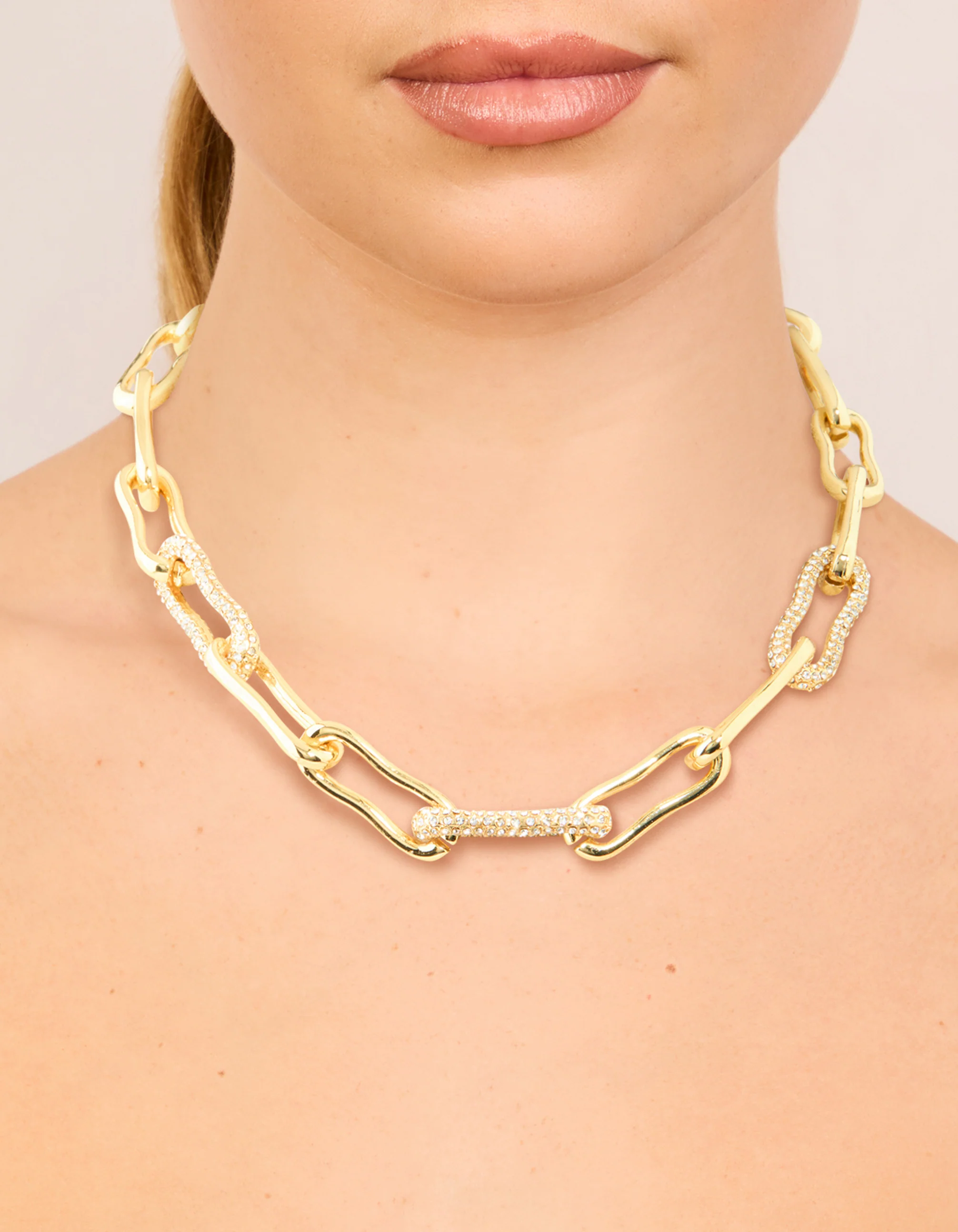 Gold Plated Diamante Wavy Chain Link Necklace - Image 2