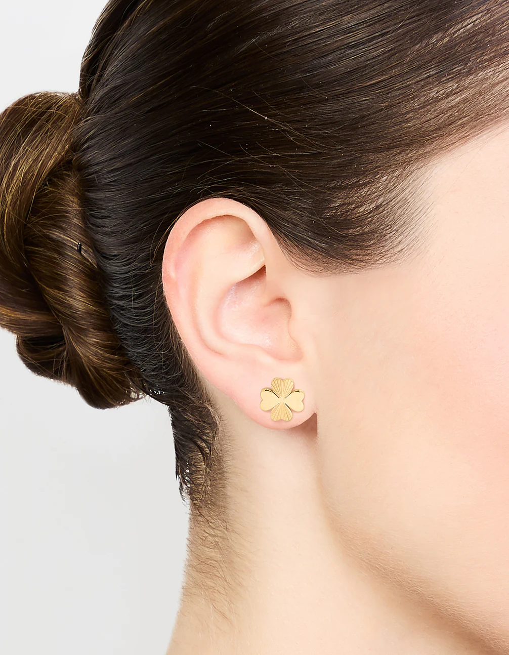 Waterproof Gold Plated Stainless Steel Ribbed Clover Stud Earrings - Image 2