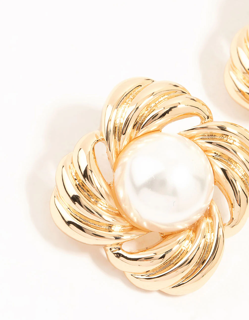 Gold Ribbed & Pearl Vintage Stud Earrings - Image 4