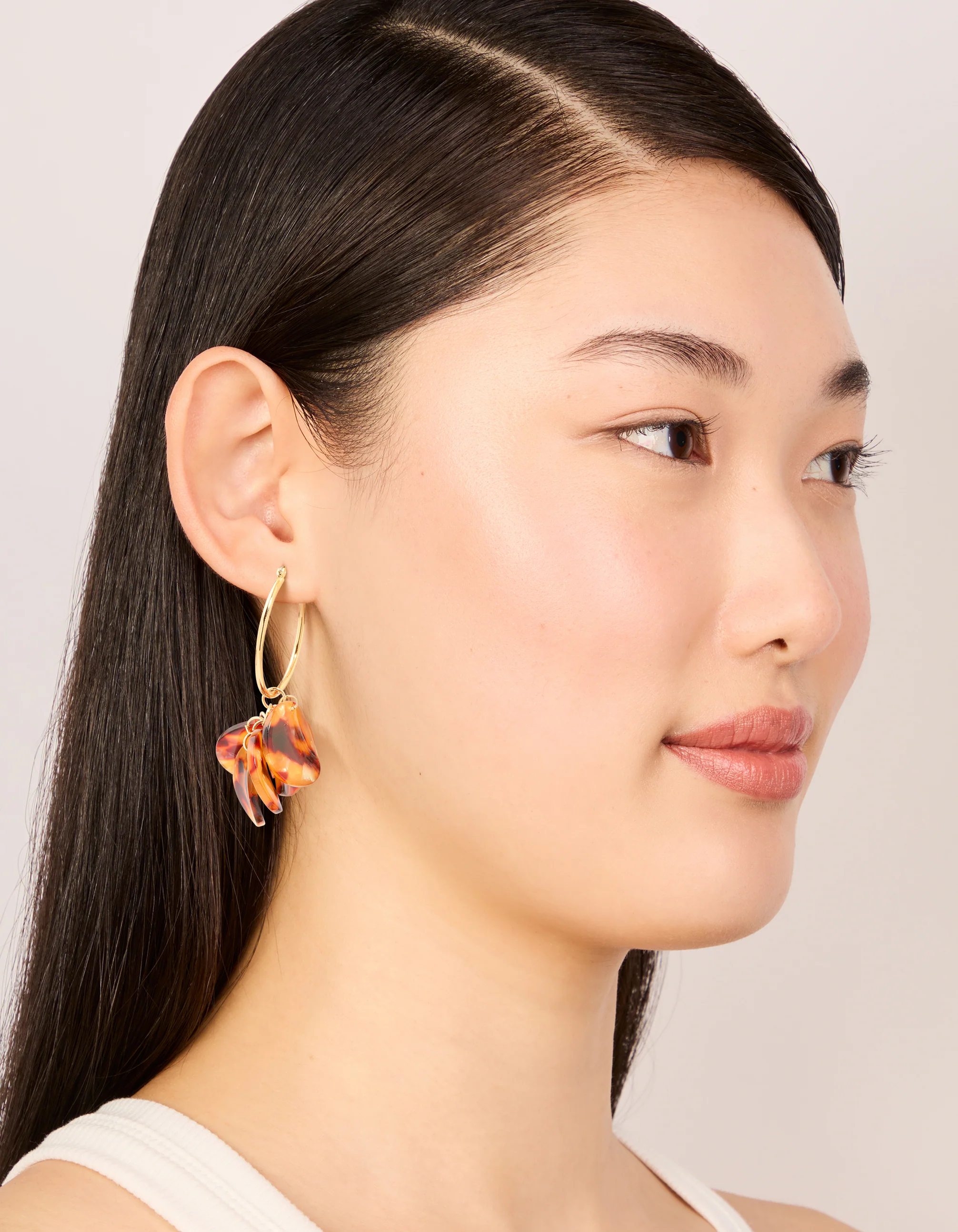 Gold Tortiiuseshell Acrylic Five Petal Hoop Earrings - Image 3