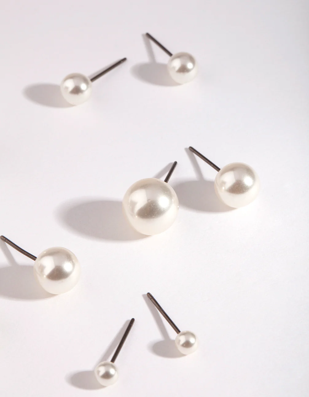 Silver Graduated Pearl Earring 5-Pack - Image 2