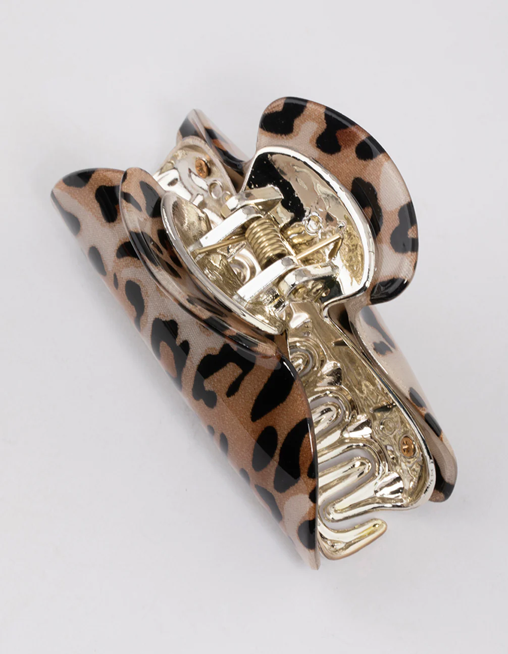 Acrylic Brown Leopard Print Arched Claw Clip - Image 3