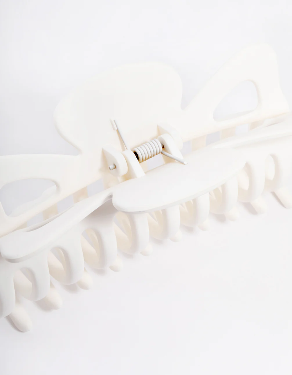 White Acrylic Triangle Cut Out Claw Clip - Image 3