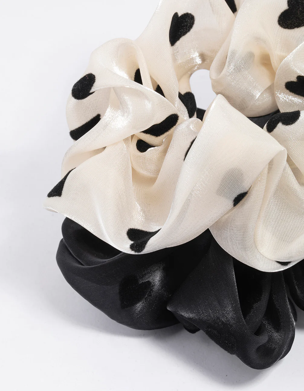White Fabric Flocked Heart Scrunchie Pack - Image 3