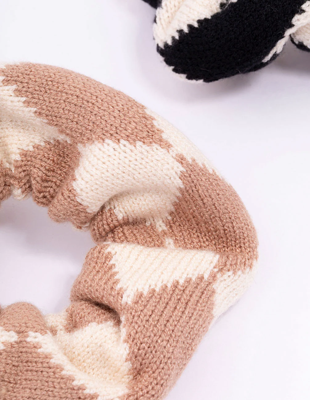 Fabric Knotted Checkered Hair Scrunchie 2-Pack - Image 2