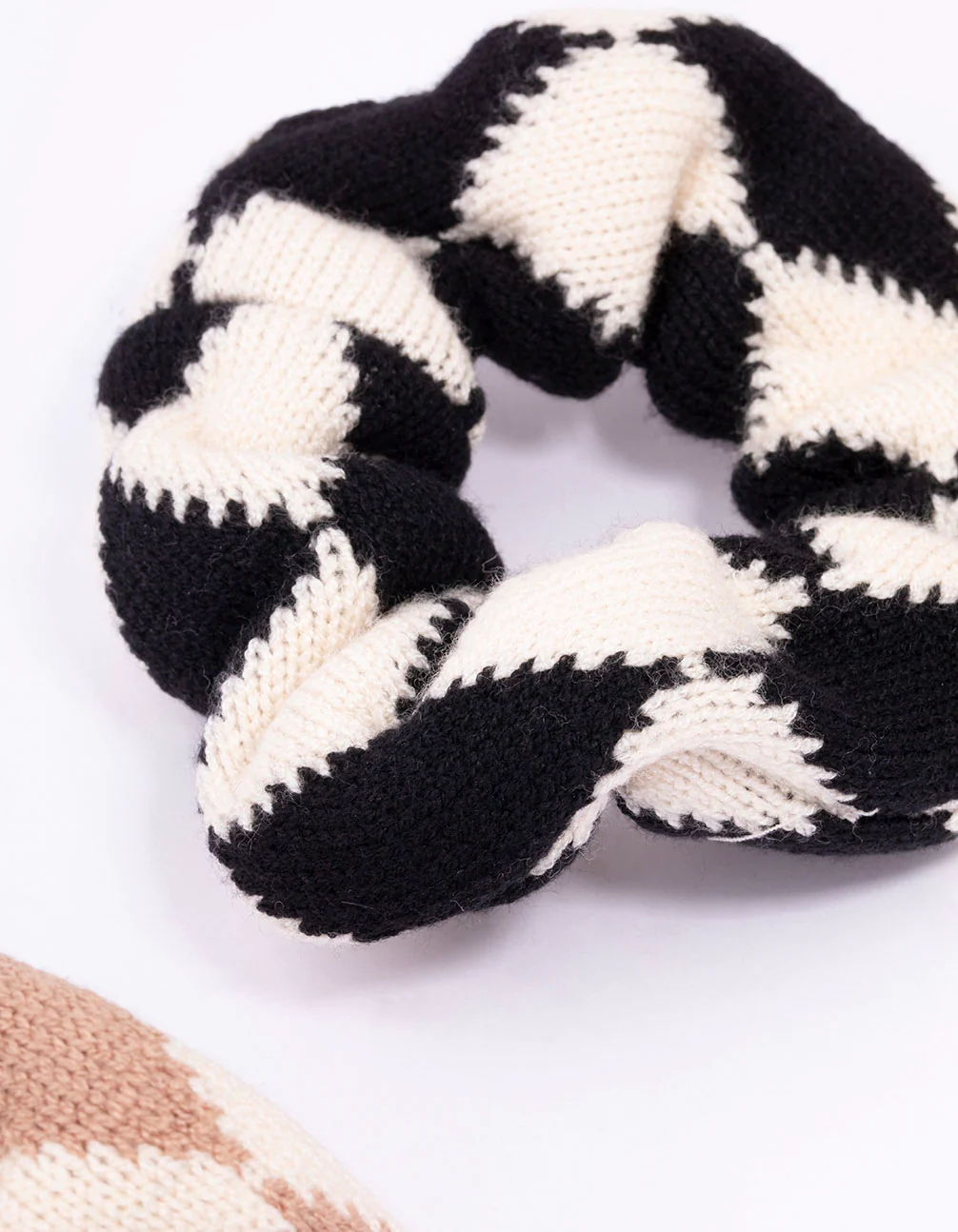 Fabric Knotted Checkered Hair Scrunchie 2-Pack - Image 3