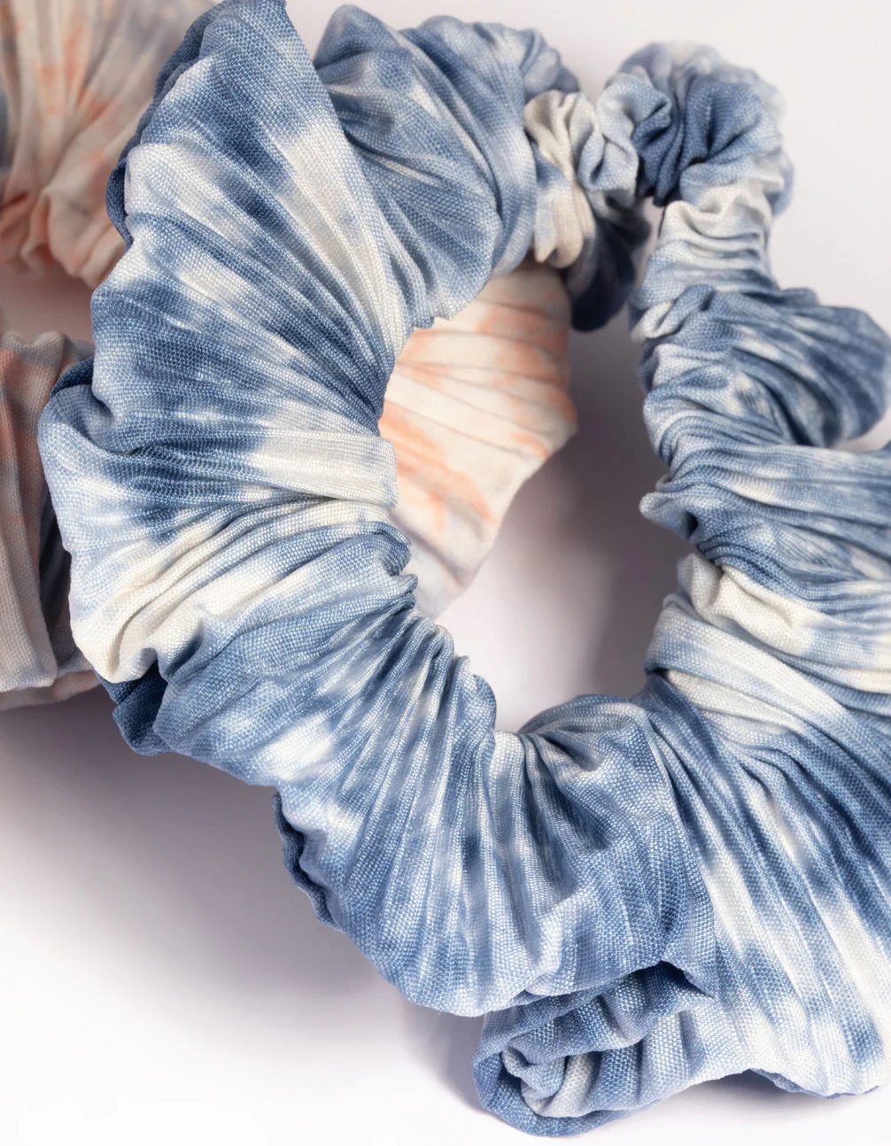 Pleated Tie Dye Scrunchie Set - Image 4