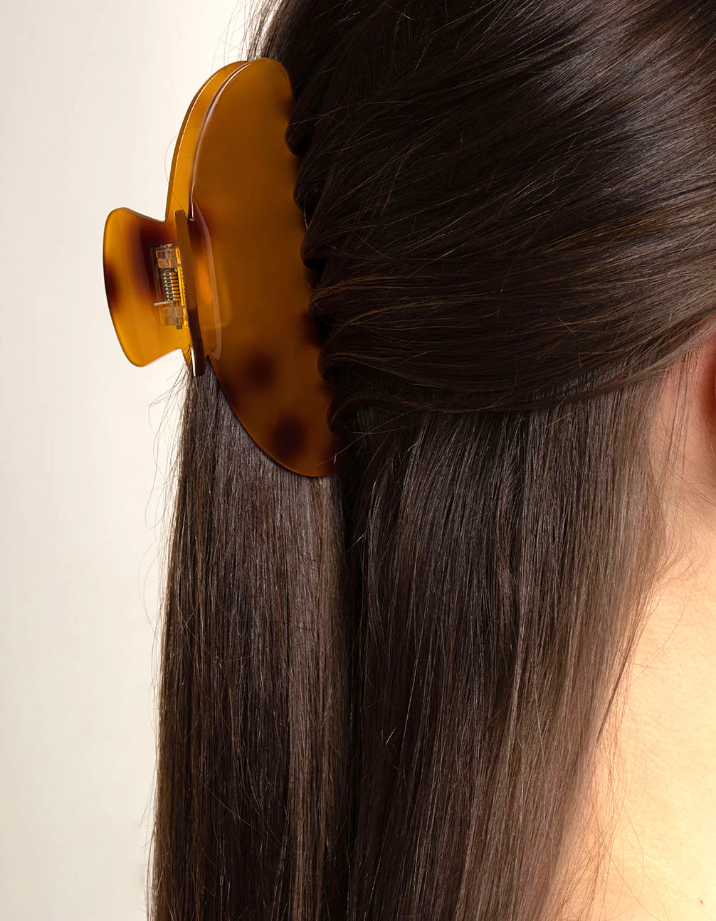 Brown Tortoiseshell Rounded Claw - Image 3