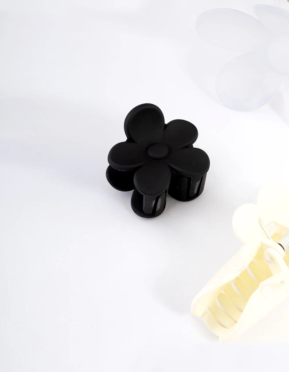 Black & White Mix Flower Claw Pack - Image 3