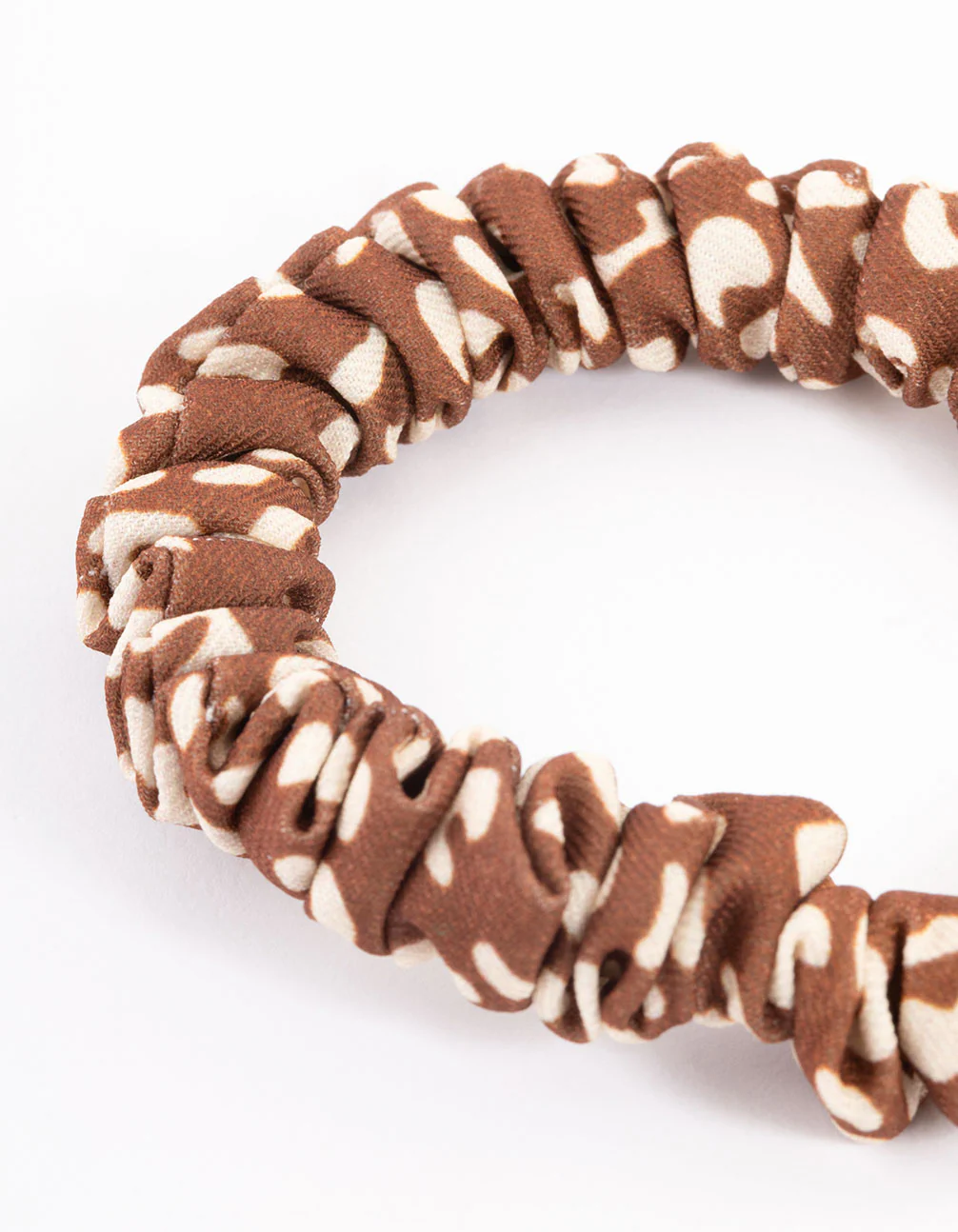Brown Fabric Clamp Thin Scrunchie - Image 3