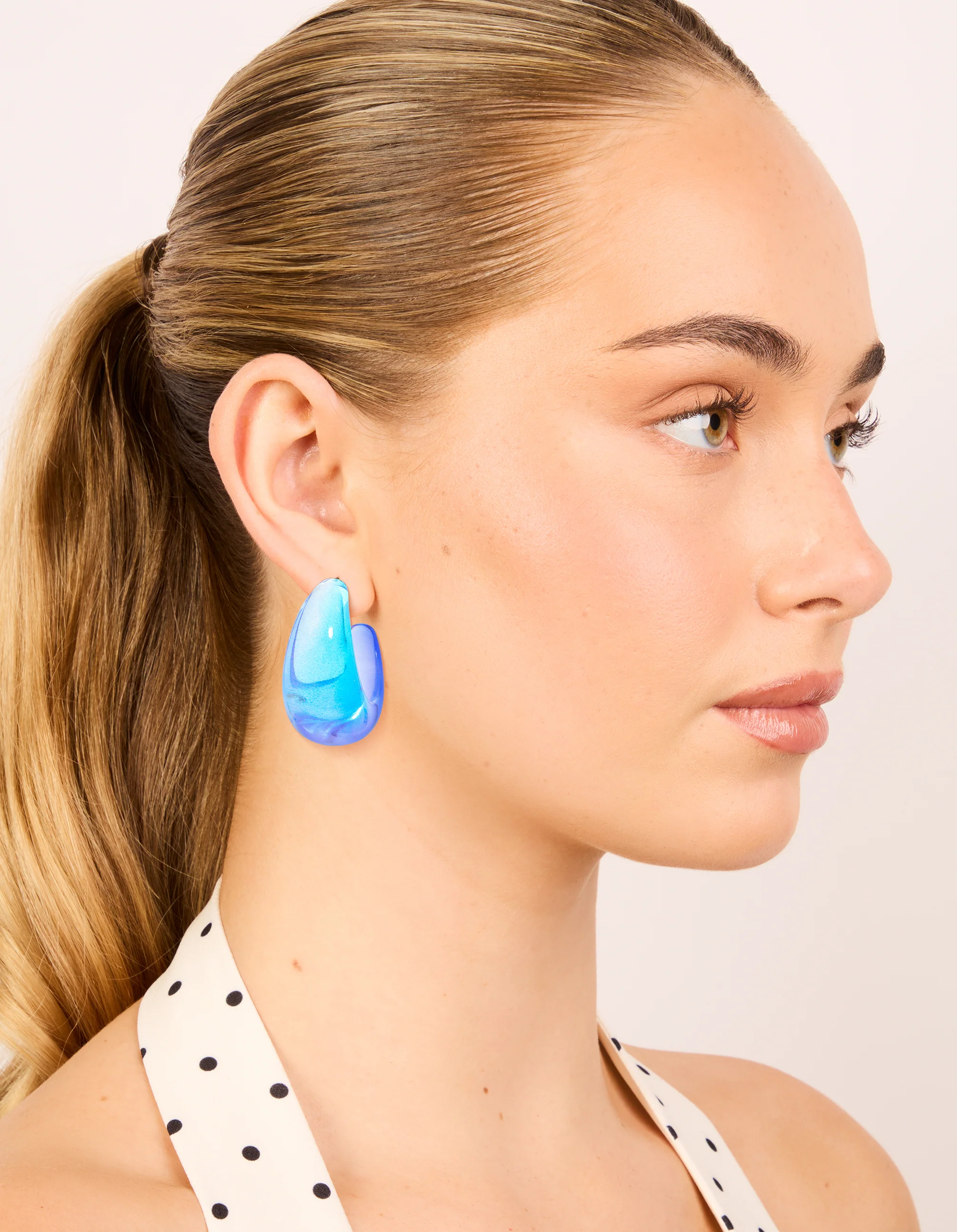 Light & Dark Blue Ombre Translucent Round oPEN Hoop Earrings - Image 3
