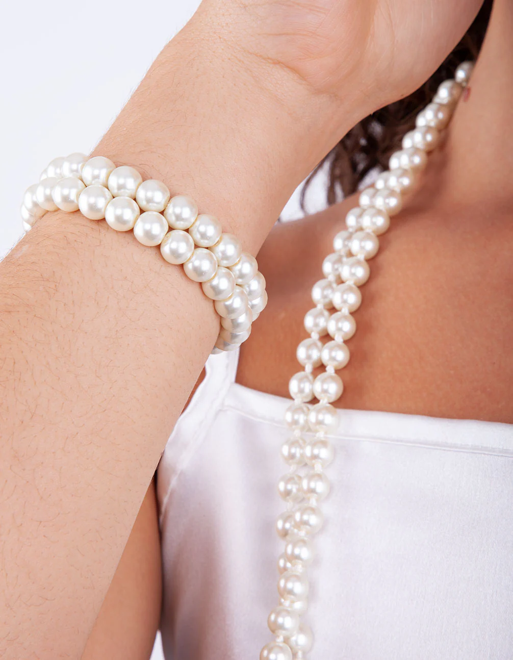 Long Strand Pearl Bracelet Necklace Set - Image 4