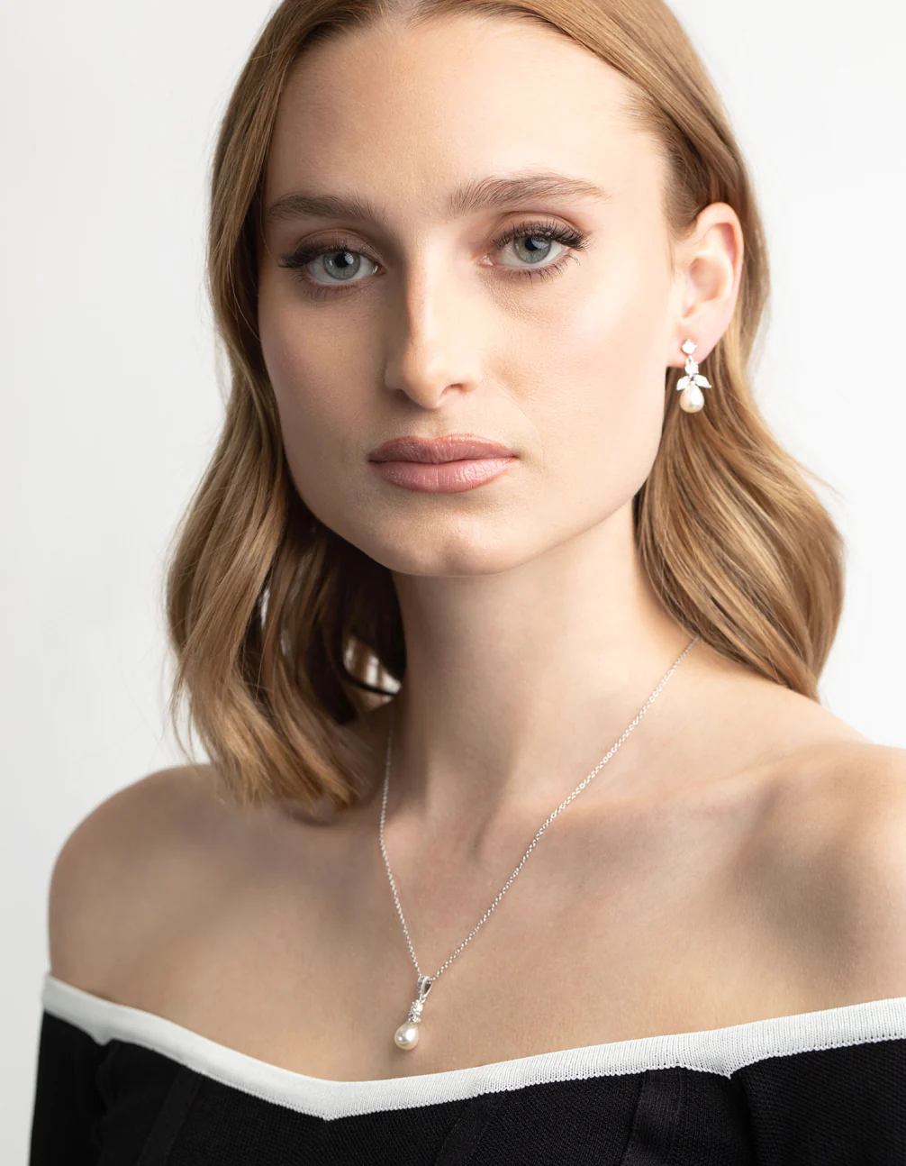 Silver Diamond Simulant Flower Pearl Necklace & Earrings Set - Image 5