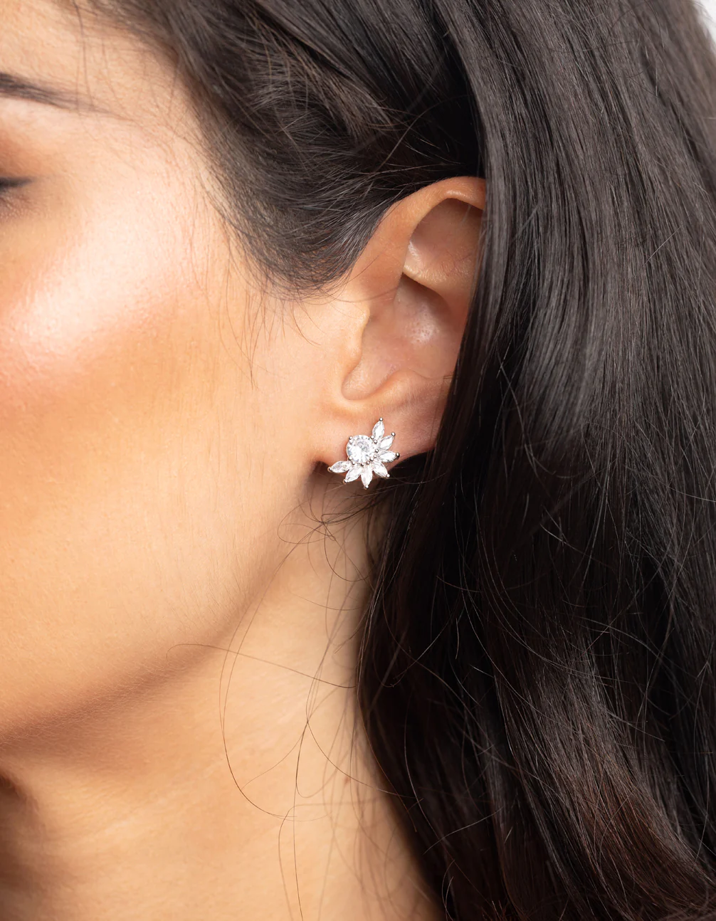 Diamond Simulant Flower Necklace & Earrings Set - Image 5