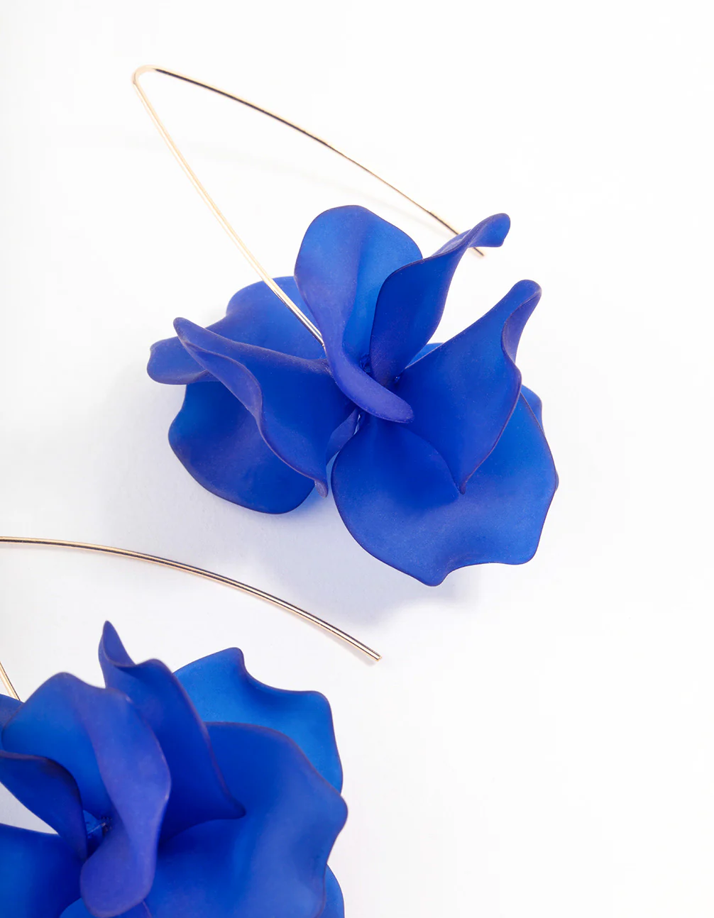 Navy Frosted Flower Drop Earrings - Image 3