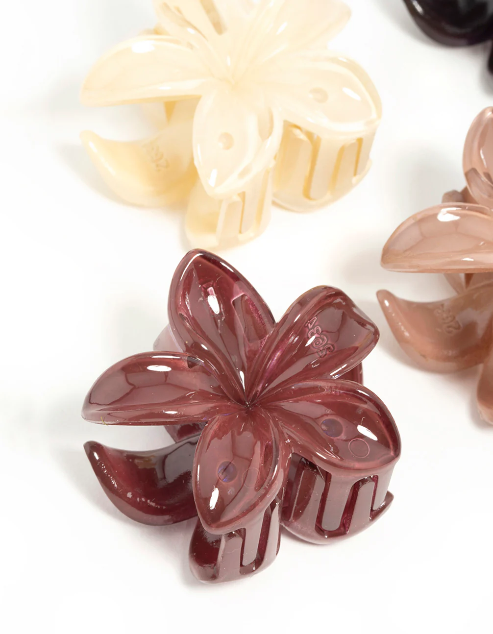Neutral Frangipani Flower Mini Claw Clips 4-Pack - Image 2
