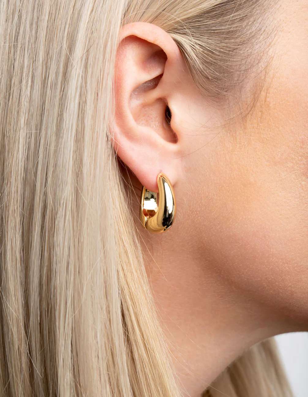 Gold Plated Chunky Oval Huggie Hoop Earrings - Image 5