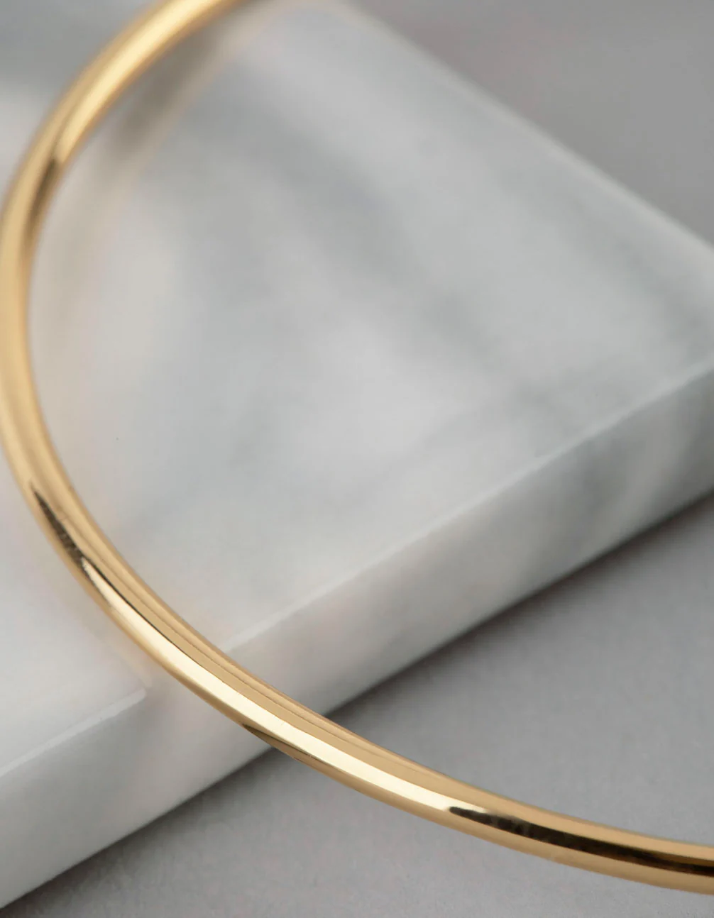 18ct Gold Plated Brass 2mm Bangle Bracelet - Image 3