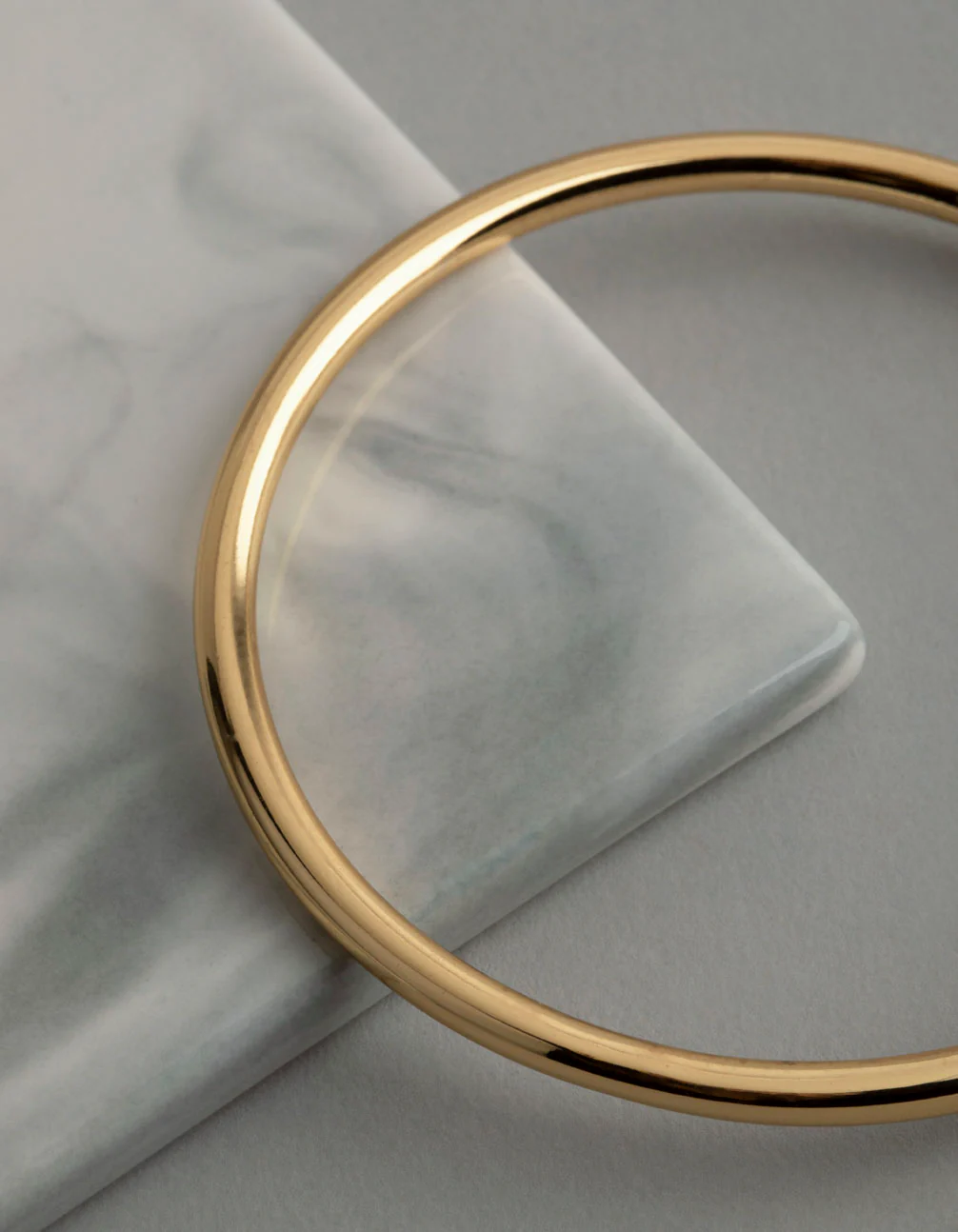 18ct Gold Plated Brass 4mm Bangle Bracelet - Image 2