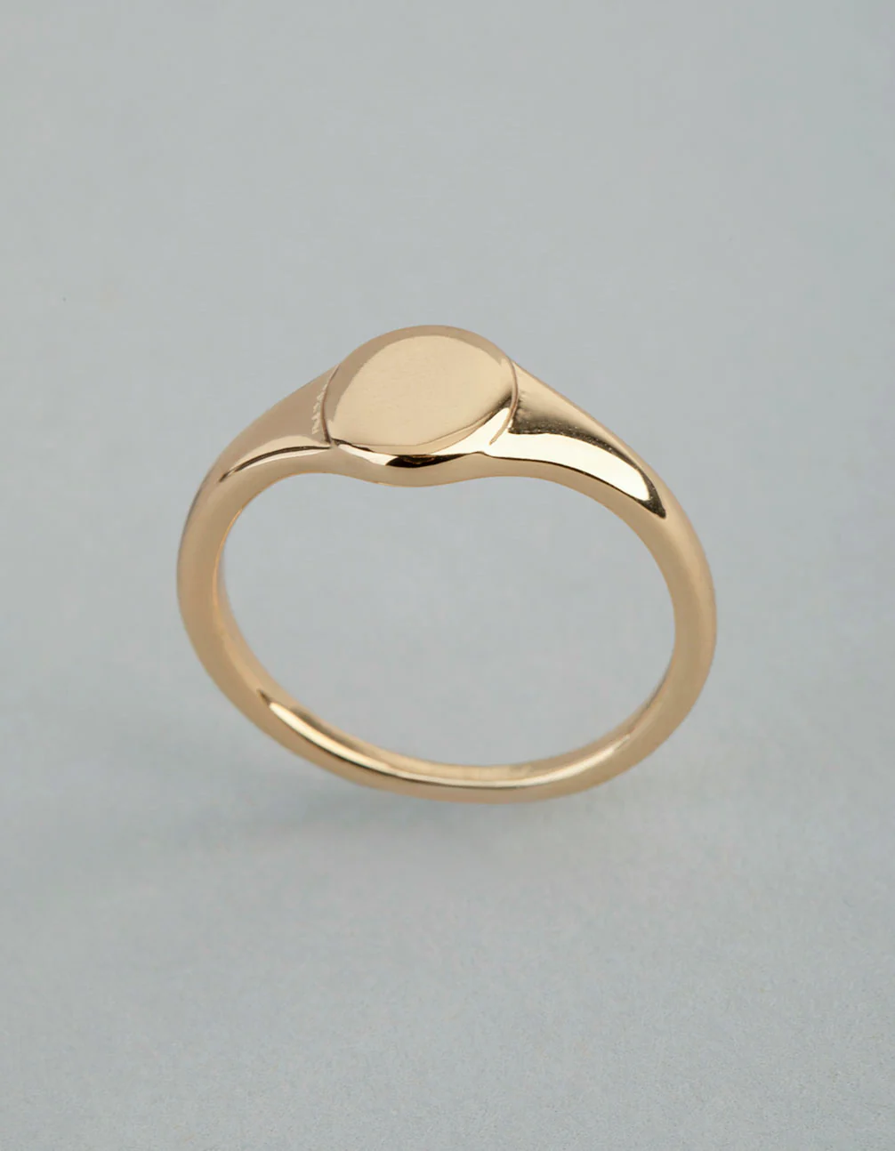 18ct Gold Plated Brass Oval Signet Pinky Ring - Image 3