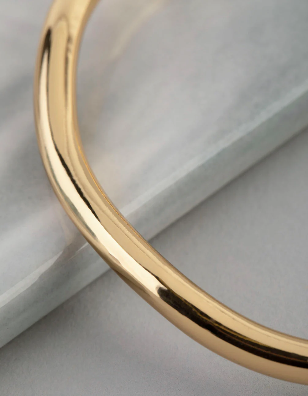 18ct Gold Plated Brass 4.5mm Wavey Bangle - Image 3