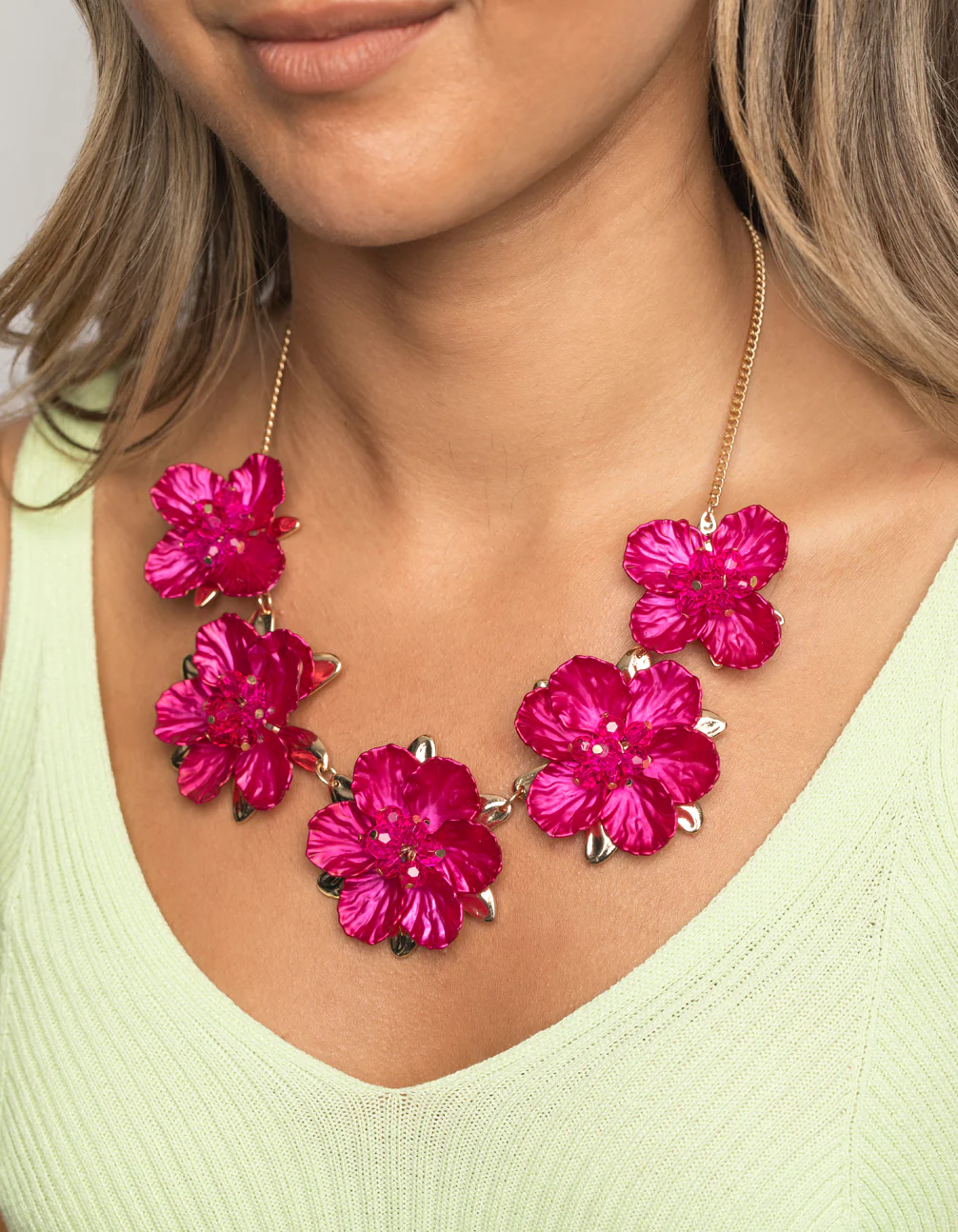 Fuchsia Pearlised Flower Necklace - Image 2